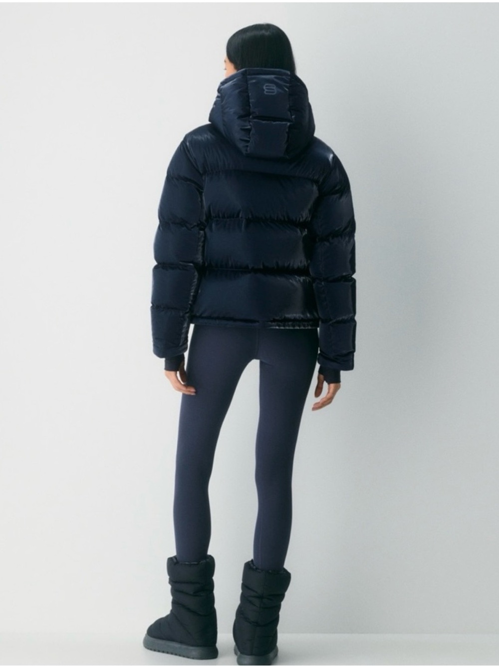 Aritzia Super Puff Jacket - Picture 2 of 8